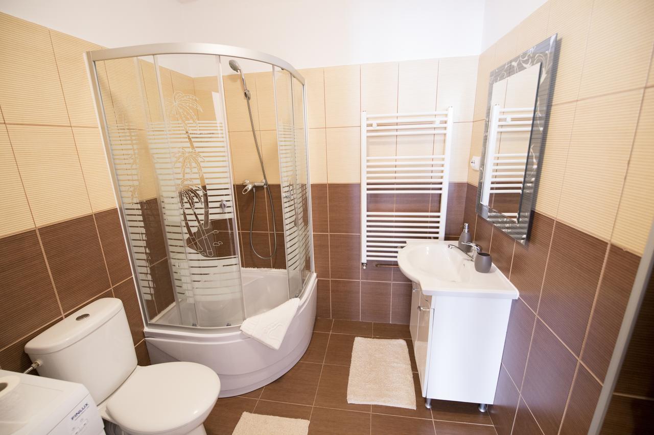 Sunny Old Town Apartment Brassó Kültér fotó