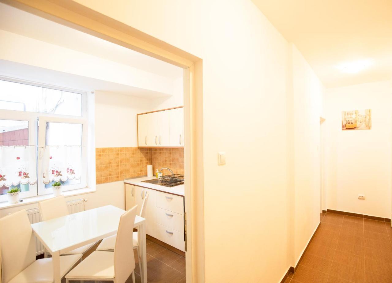 Sunny Old Town Apartment Brassó Kültér fotó