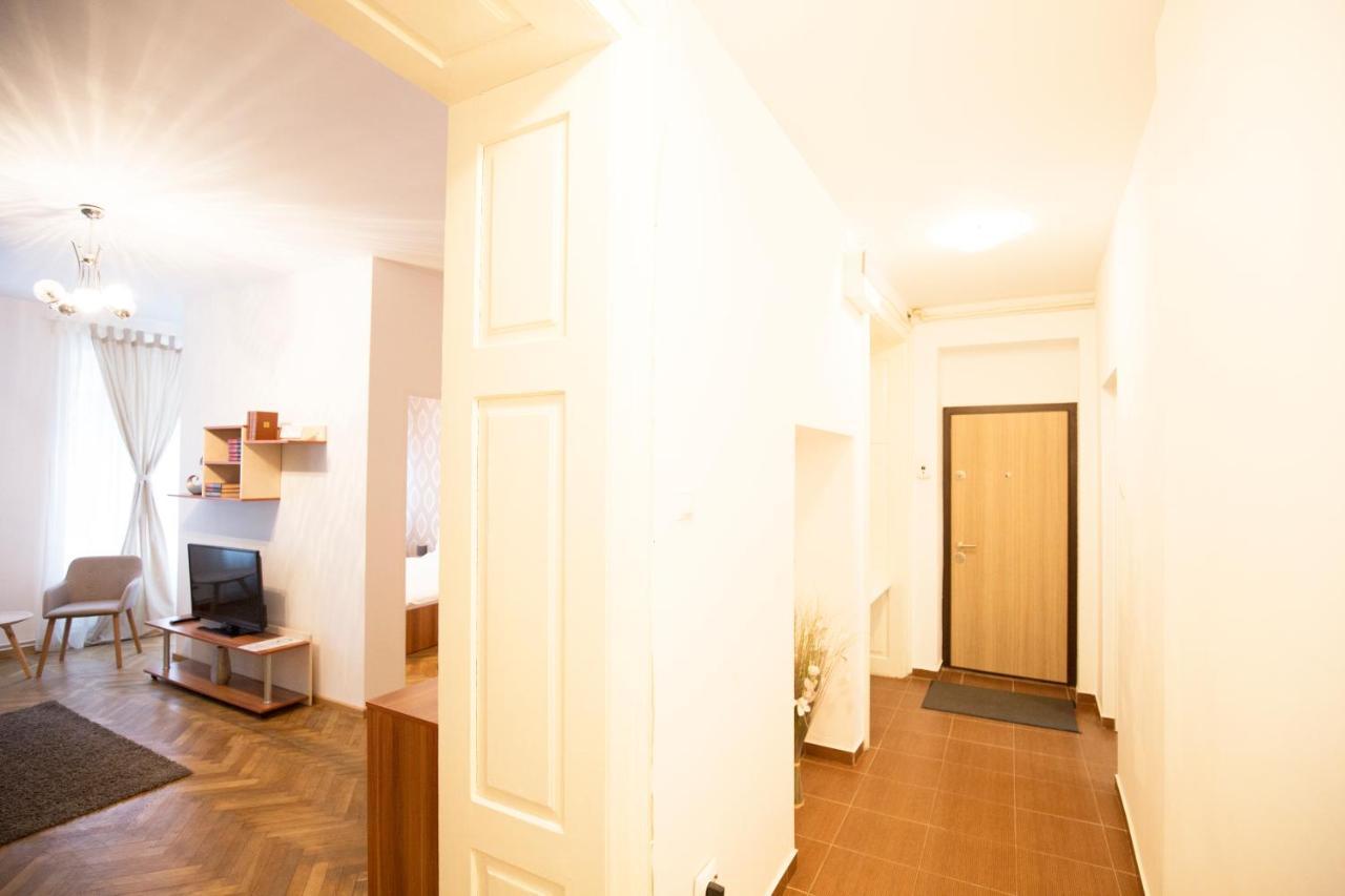 Sunny Old Town Apartment Brassó Kültér fotó