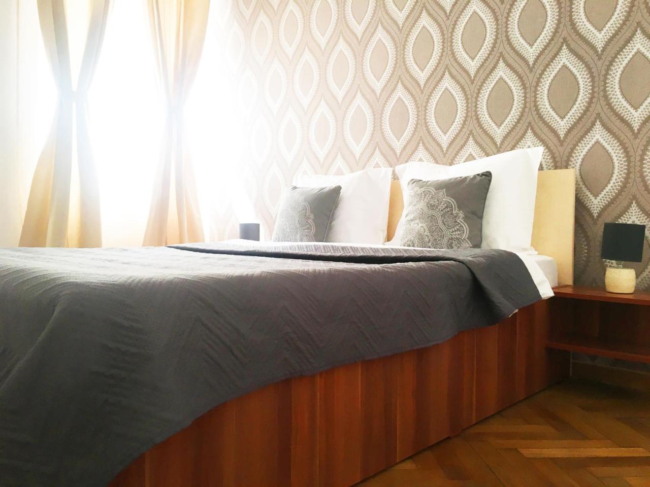 Sunny Old Town Apartment Brassó Kültér fotó