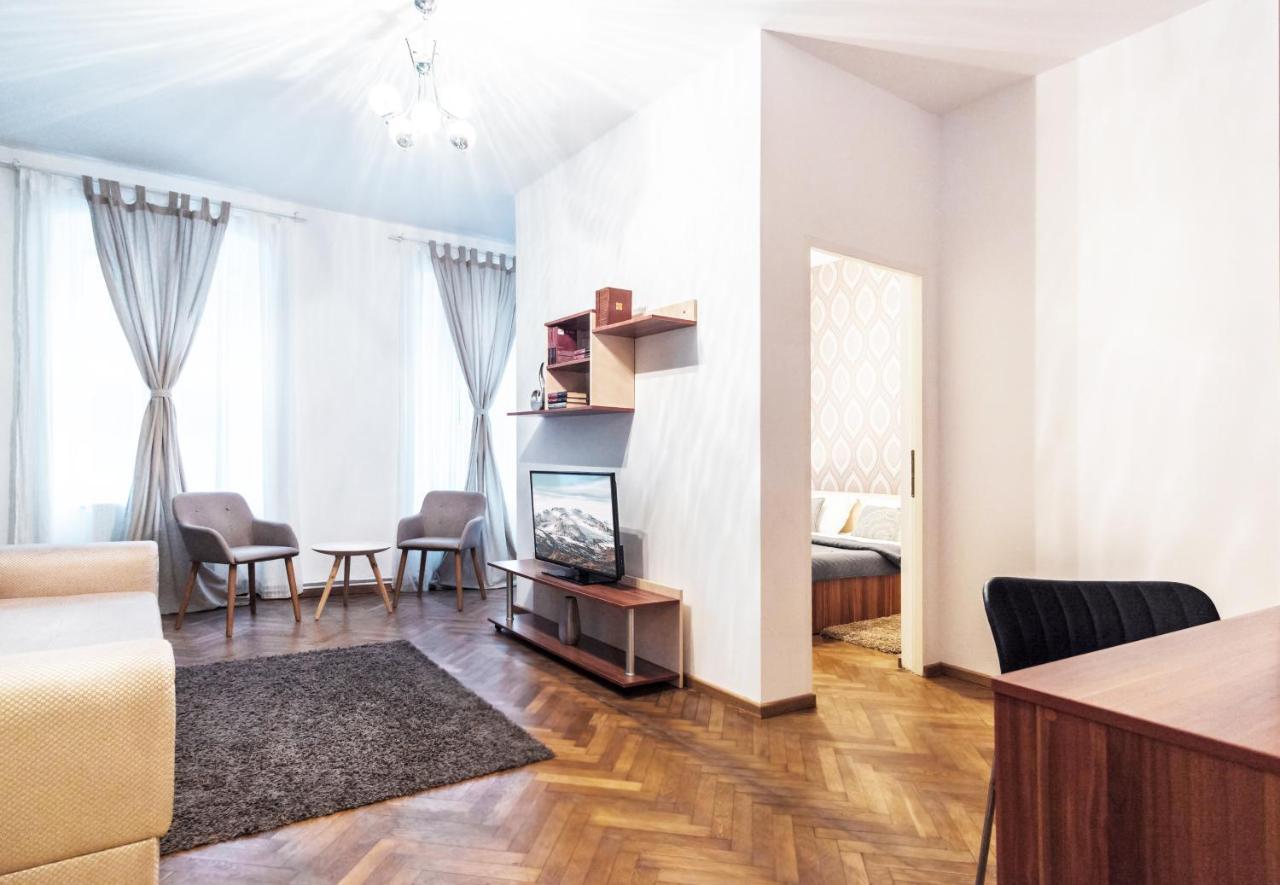 Sunny Old Town Apartment Brassó Kültér fotó