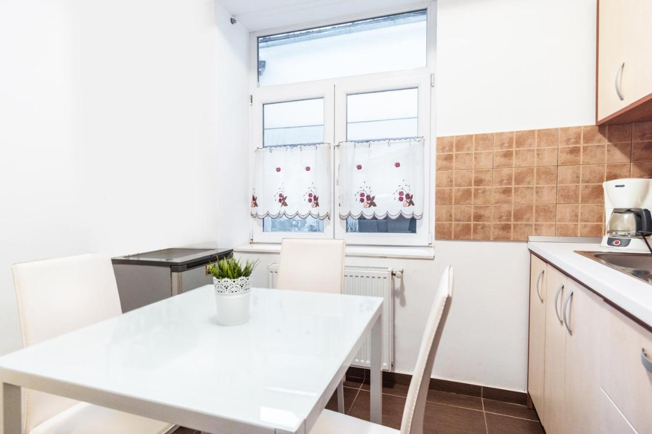 Sunny Old Town Apartment Brassó Kültér fotó