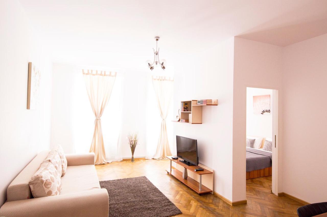 Sunny Old Town Apartment Brassó Kültér fotó